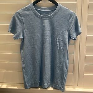 Lululemon short sleeve tee